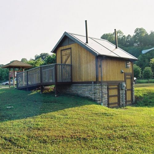 Cliff Cave Park facilities and kiosk